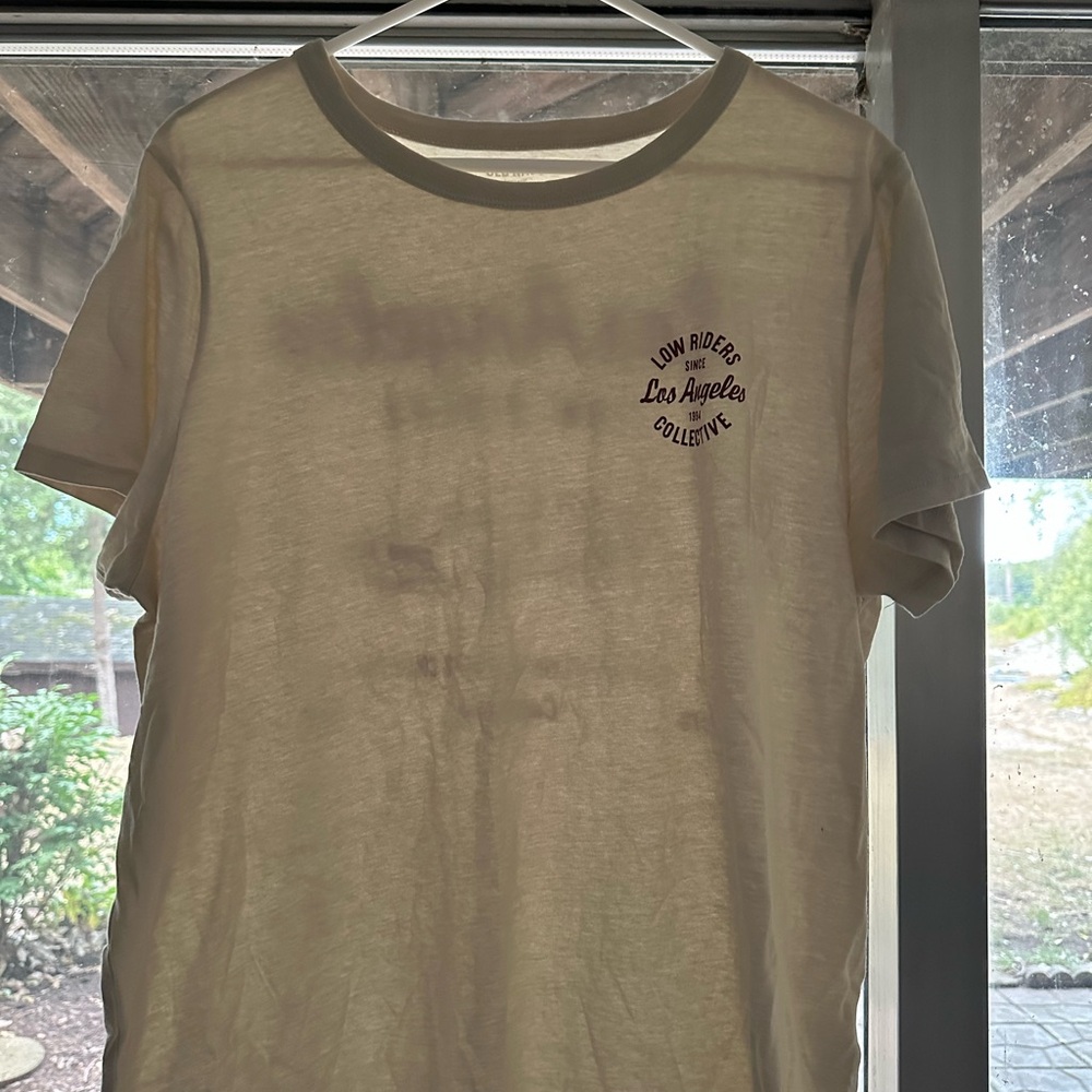 Old Navy Cream Graphic Tee
